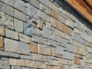 Kamień nieregularny (dzikówka) PIASKOWIEC SZARY 14 – Hurtownia Kamienia El-Pol